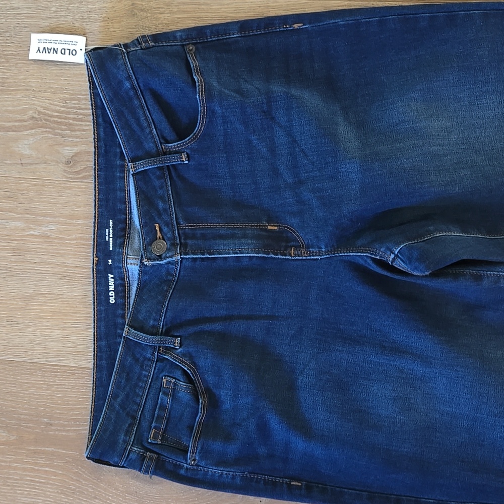 NWT Old Navy Women's Sz 14 Mid-Rise Kicker Boot Cut Jeans Dark Denim - Picture 2 of 5